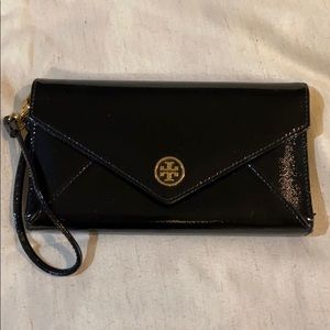 Tory Burch patent leather envelope wristlet